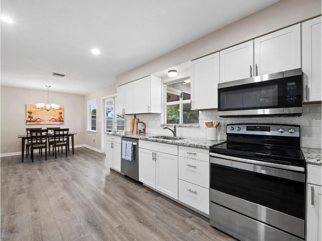 2417 Parson Lane Sarasota FL 34239 A4675748 image8