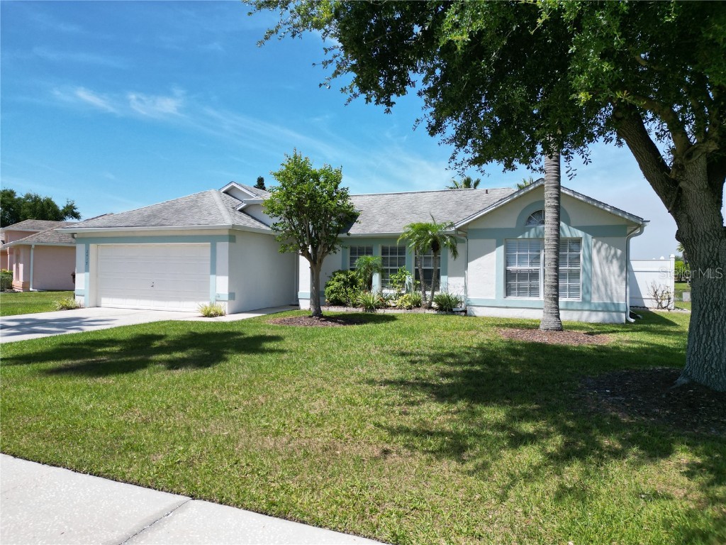 2417 Queenswood Circle Kissimmee FL 34743 S5105900 image1