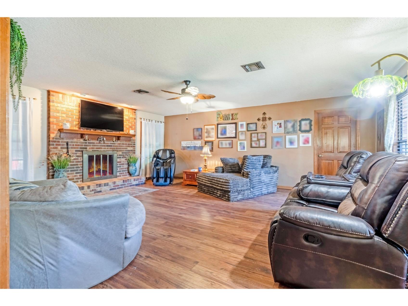 2417 S Oak Park Drive Deland FL 32724 V4946857 image4