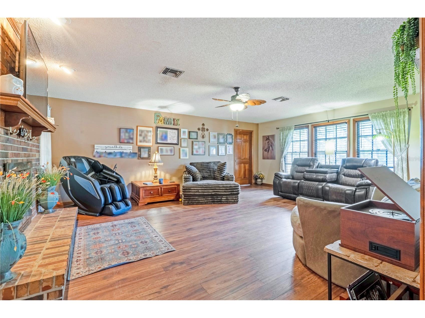 2417 S Oak Park Drive Deland FL 32724 V4946857 image5