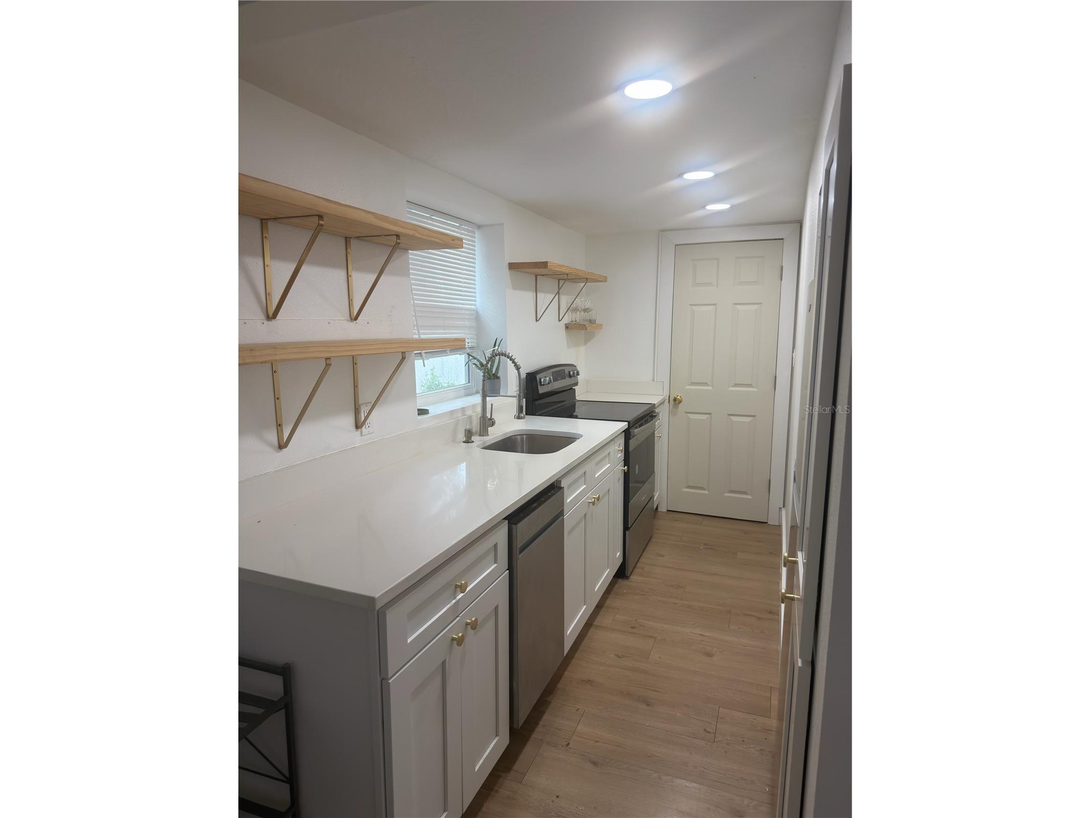 2417 W Gray Street Tampa FL 33609 TB8494648 image3