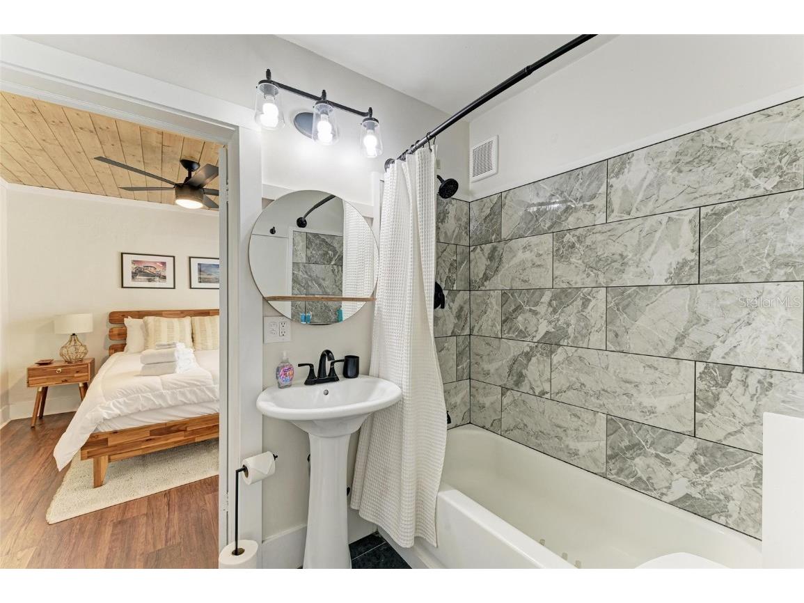 2418 12th Avenue W Bradenton FL 34205 A4664364 image27