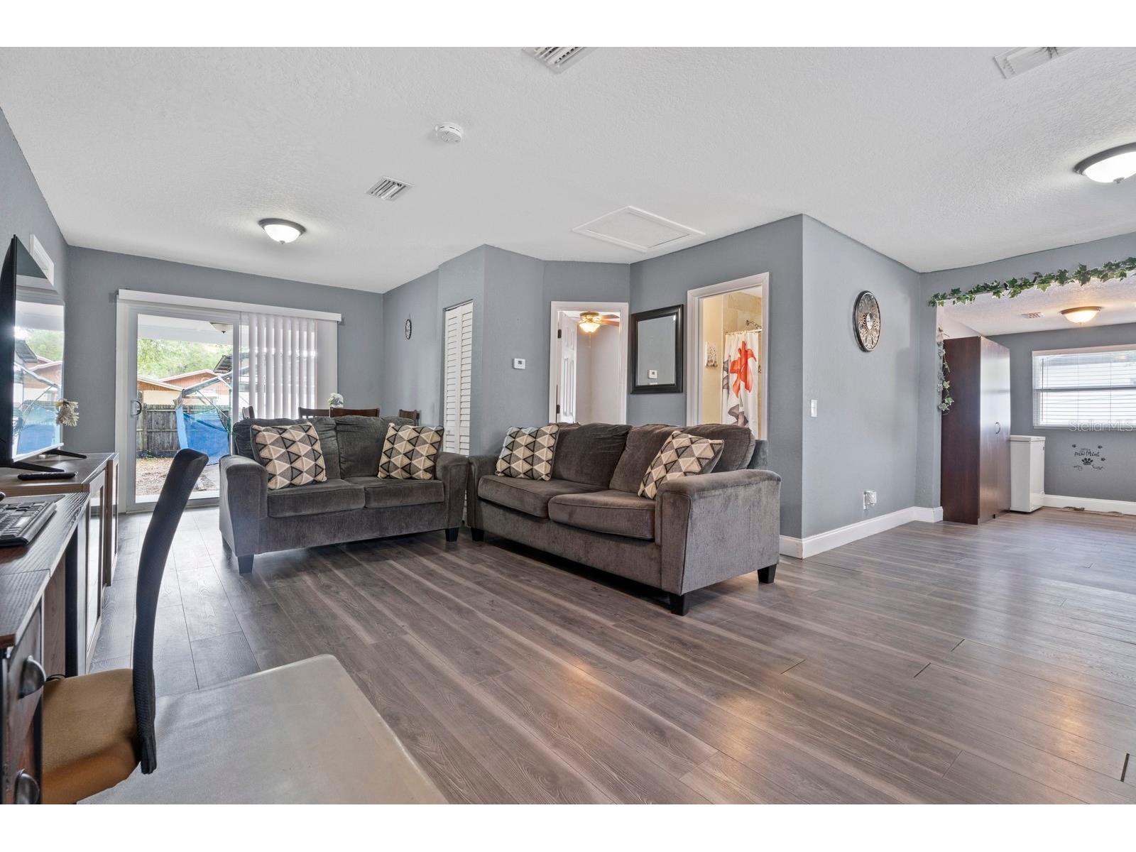 2418 South 69th Tampa FL 33619 S5149120 image15