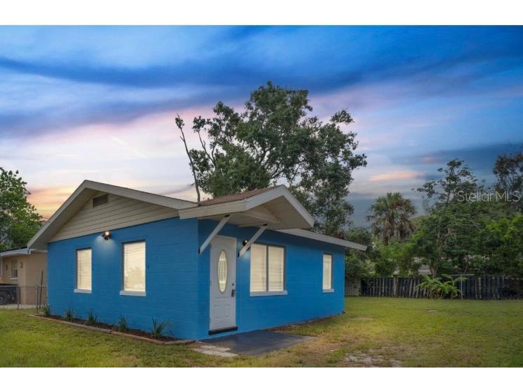 2419 13th Street W Bradenton FL 34205 U8211146 image1