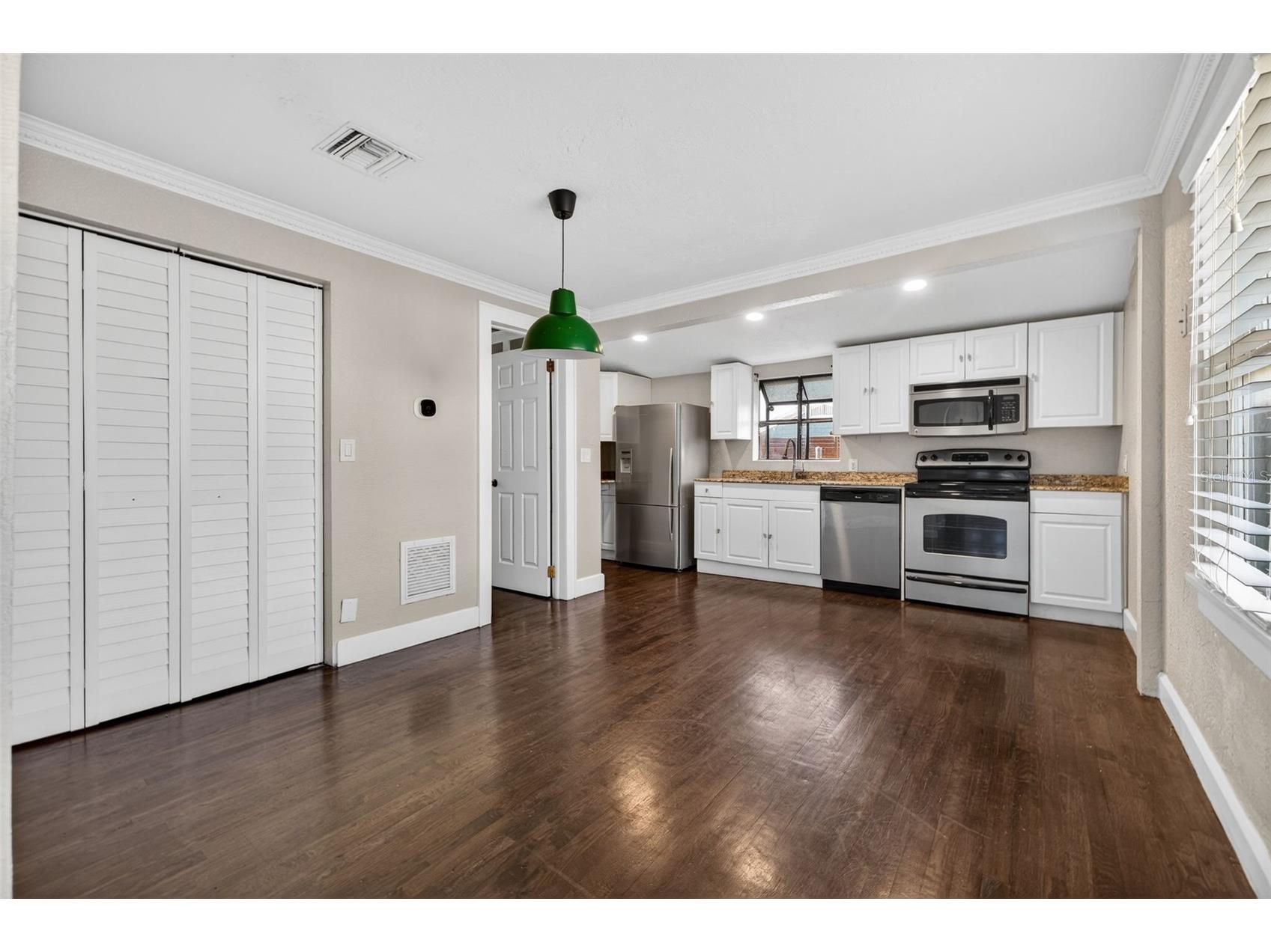 2419 Dartmouth Avenue N Saint Petersburg FL 33713 TB8504794 image7