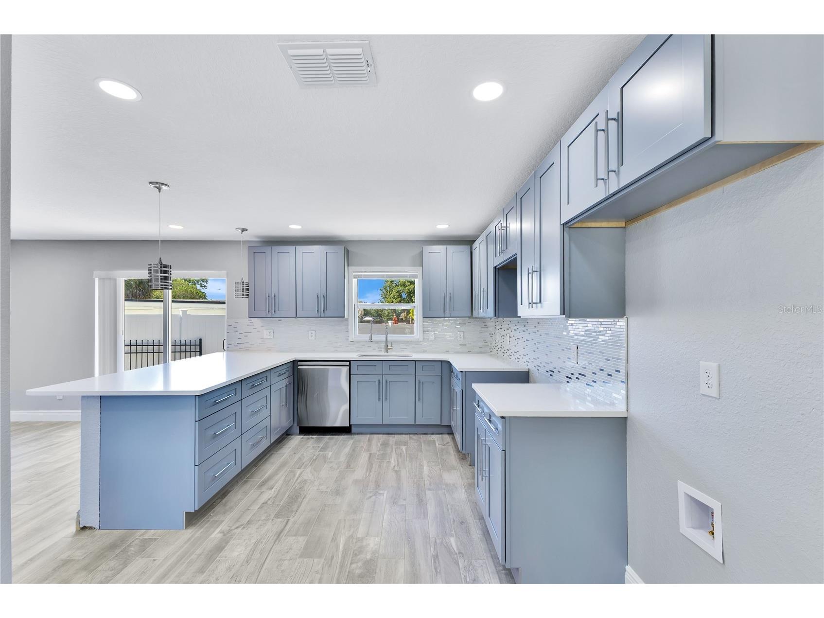 2419 Orange Center Boulevard Orlando FL 32805 O6410648 image7