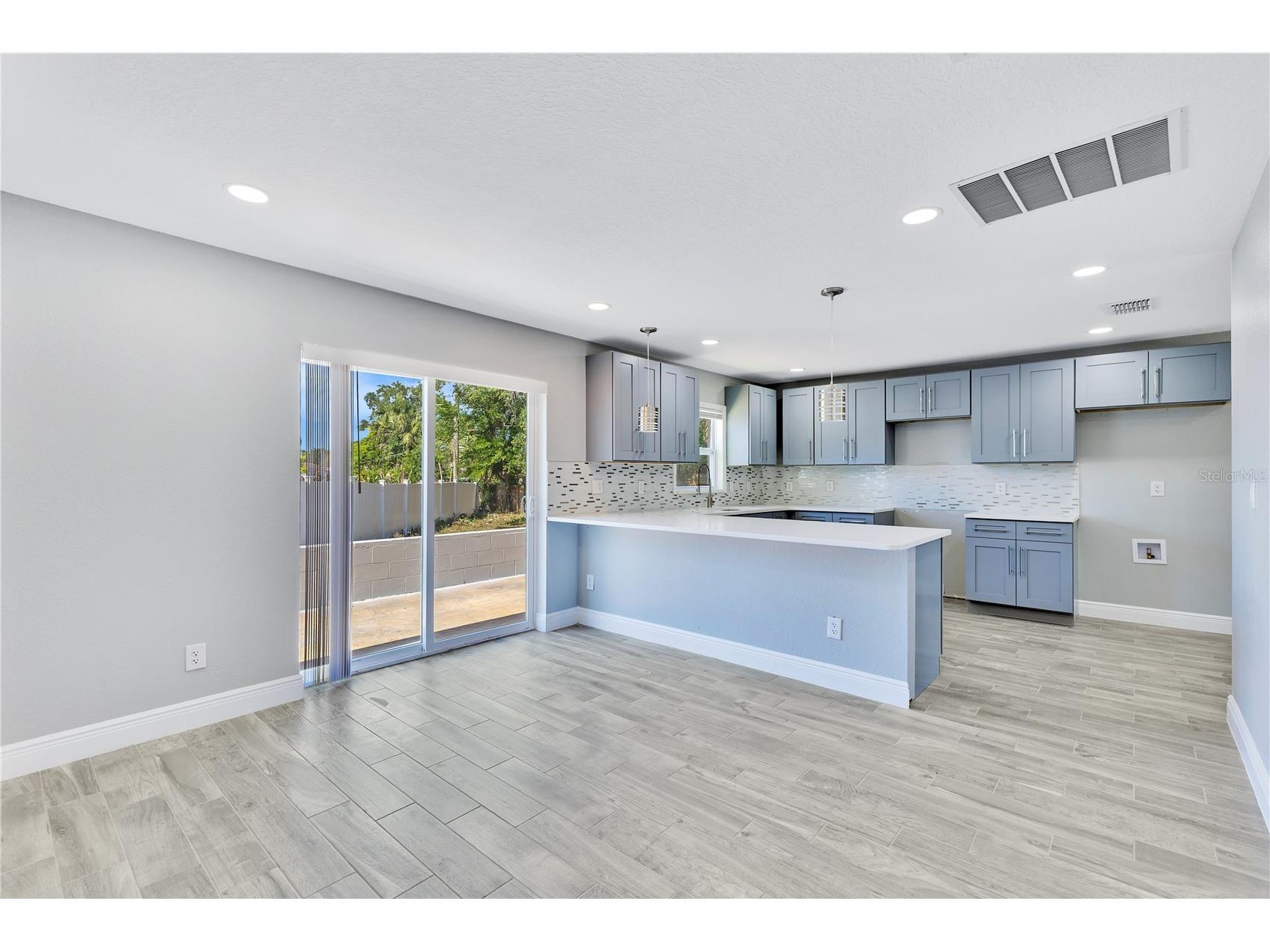2419 Orange Center Boulevard Orlando FL 32805 O6410648 image9
