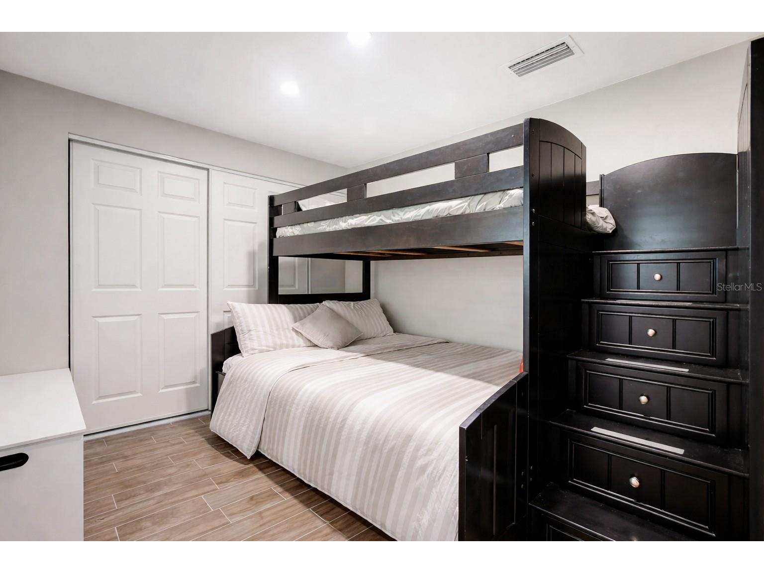242 176th Avenue E Redington Shores FL 33708 OM722479 image25