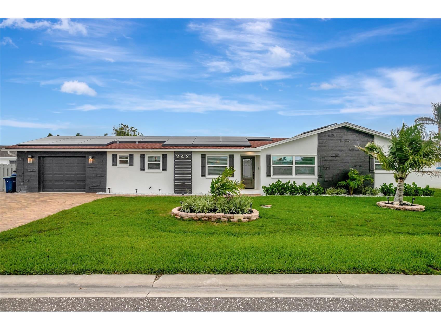 242 176th Avenue E Redington Shores FL 33708 OM723809 image1