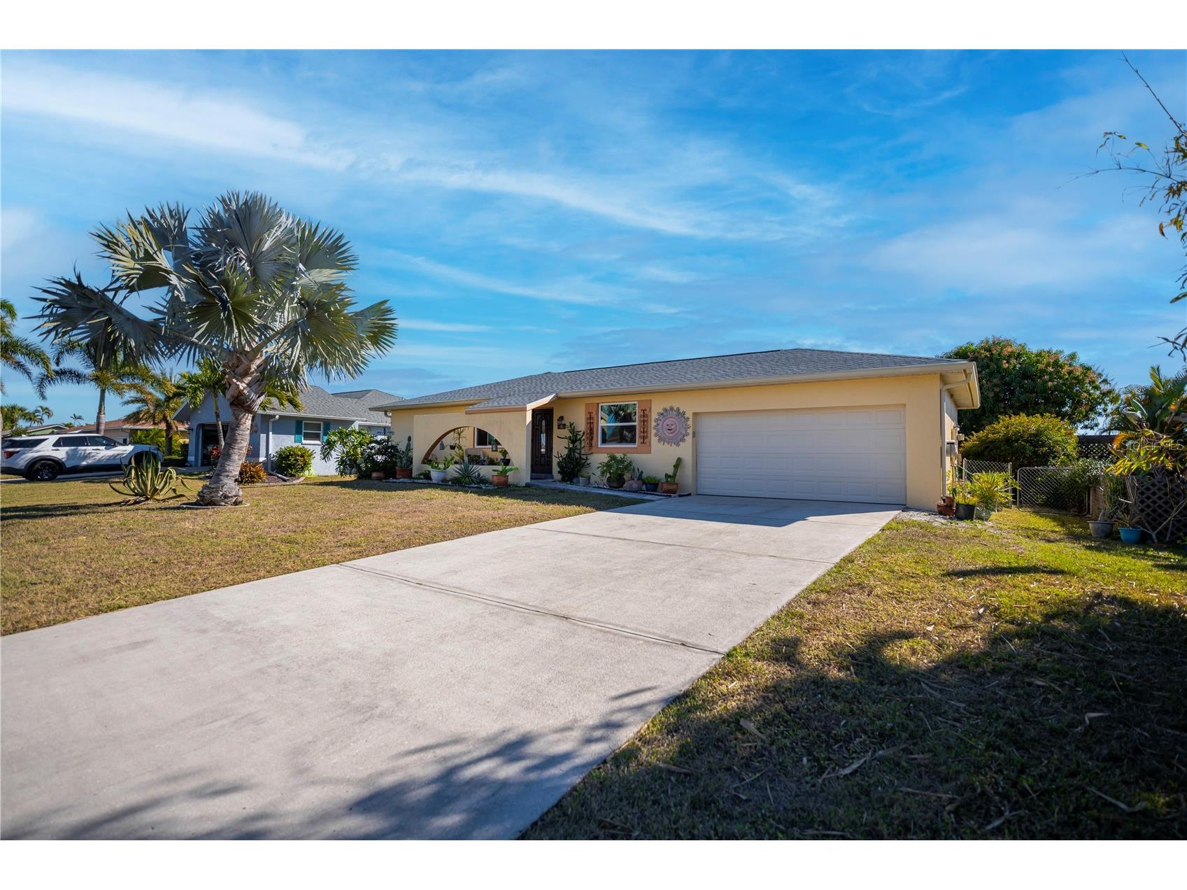 242 Annapolis Lane Rotonda West FL 33947 - OAKLAND HILLS CREEK C7520633 image1