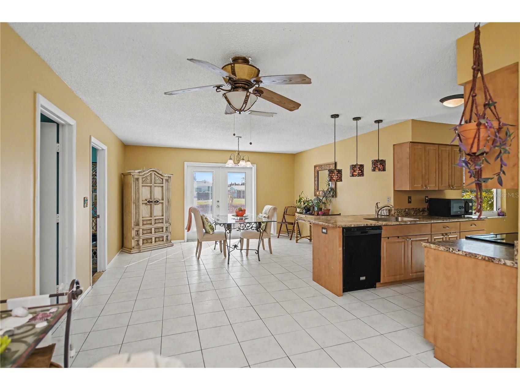 242 Annapolis Lane Rotonda West FL 33947 - OAKLAND HILLS CREEK C7520633 image12