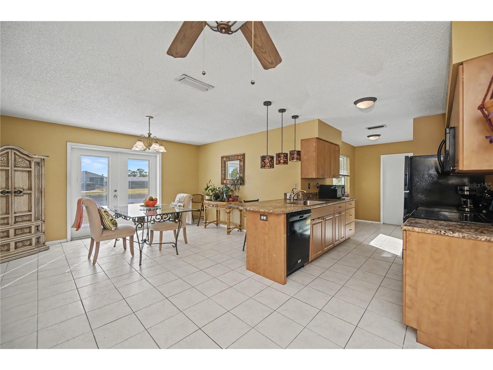 242 Annapolis Lane Rotonda West FL 33947 - OAKLAND HILLS CREEK C7520633 image13