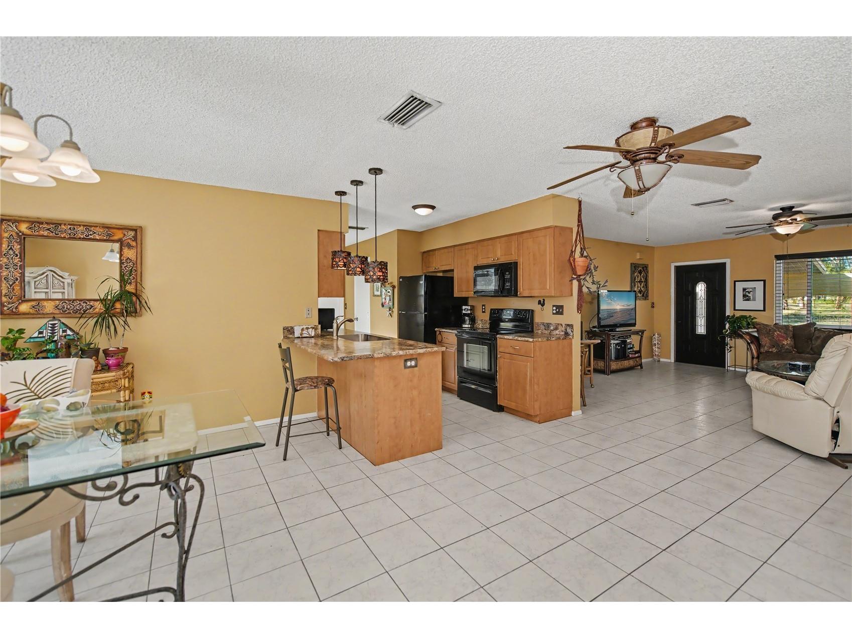242 Annapolis Lane Rotonda West FL 33947 - OAKLAND HILLS CREEK C7520633 image15
