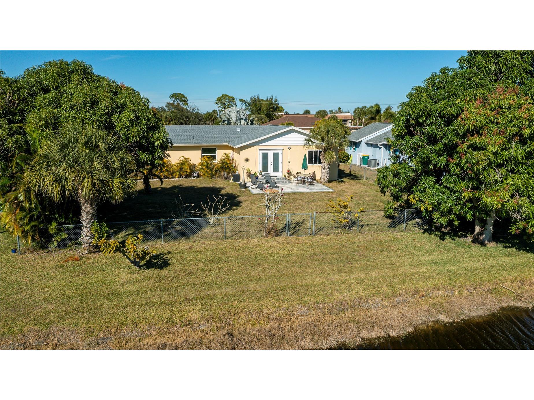 242 Annapolis Lane Rotonda West FL 33947 - OAKLAND HILLS CREEK C7520633 image4