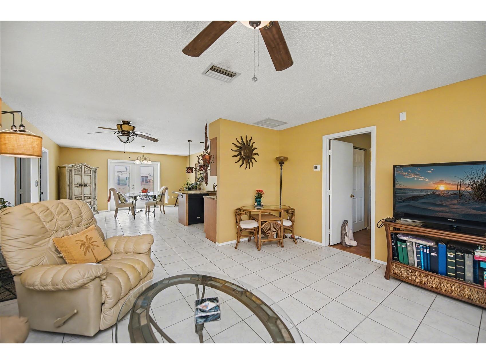 242 Annapolis Lane Rotonda West FL 33947 - OAKLAND HILLS CREEK C7520633 image8