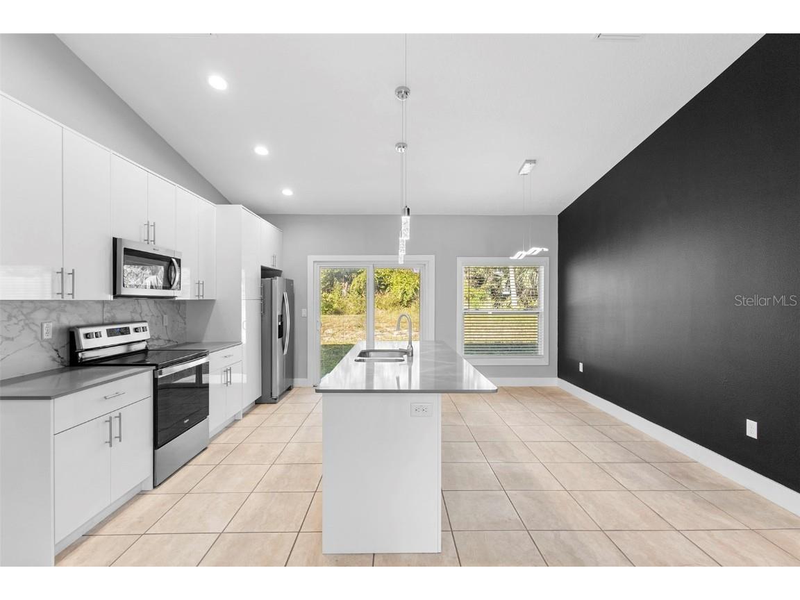 242 Dirksen Drive Debary FL 32713 C7518045 image10