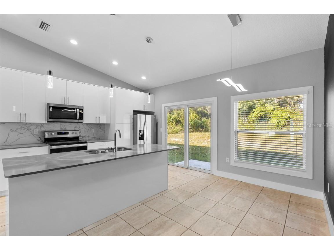 242 Dirksen Drive Debary FL 32713 C7518045 image11