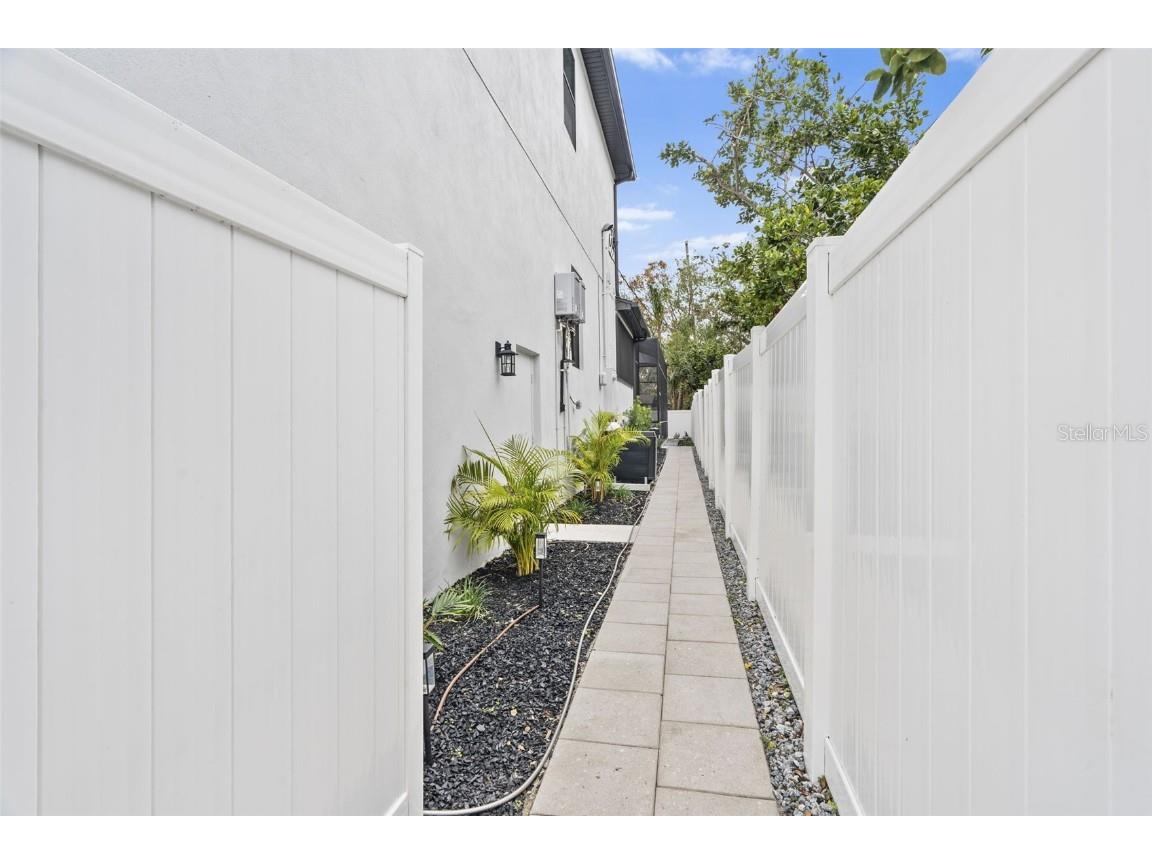 242 Estado Way NE Saint Petersburg FL 33704 TB8348460 image82