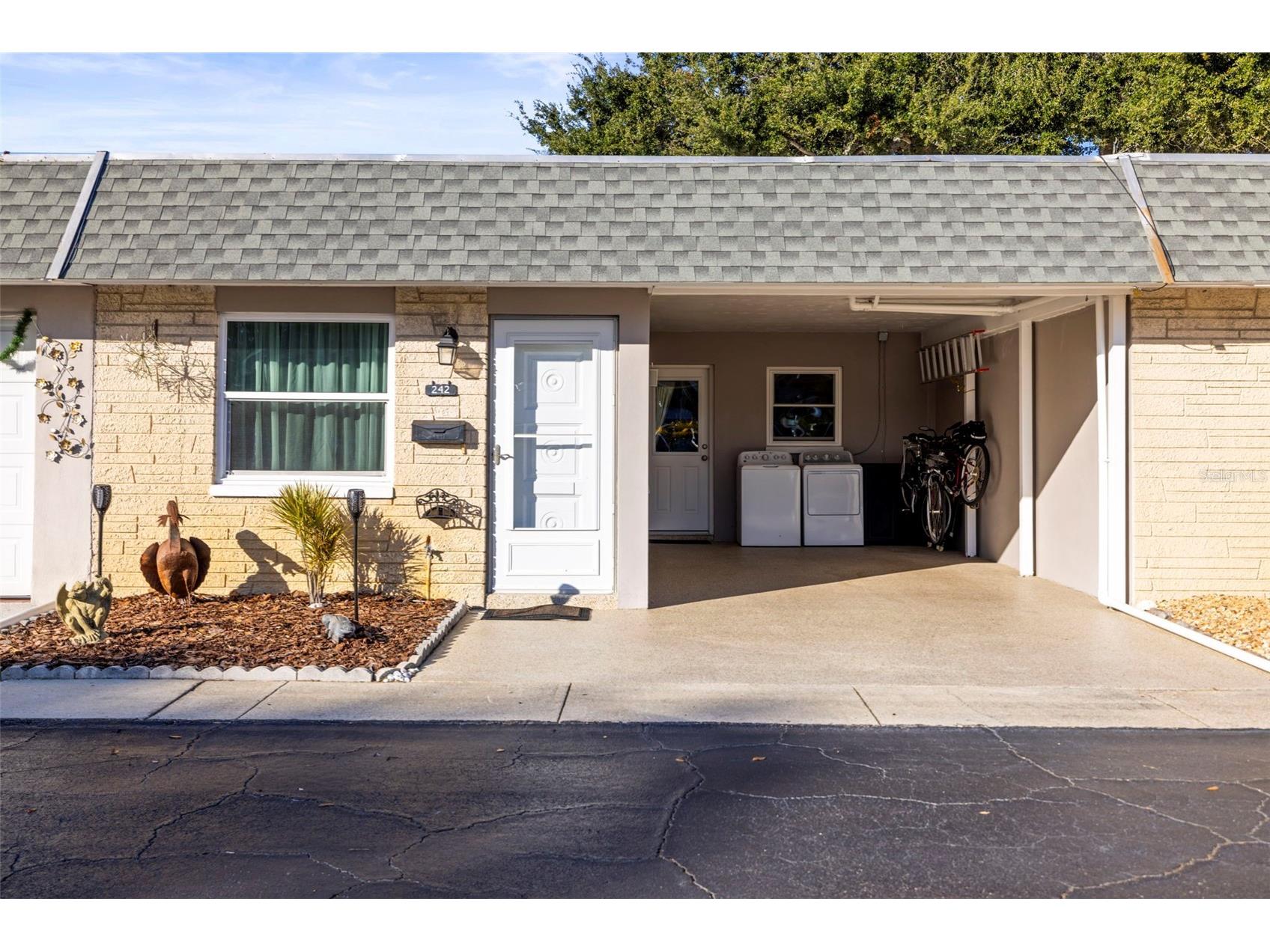 242 Sky Loch Drive E Dunedin FL 34698 TB8459972 image1