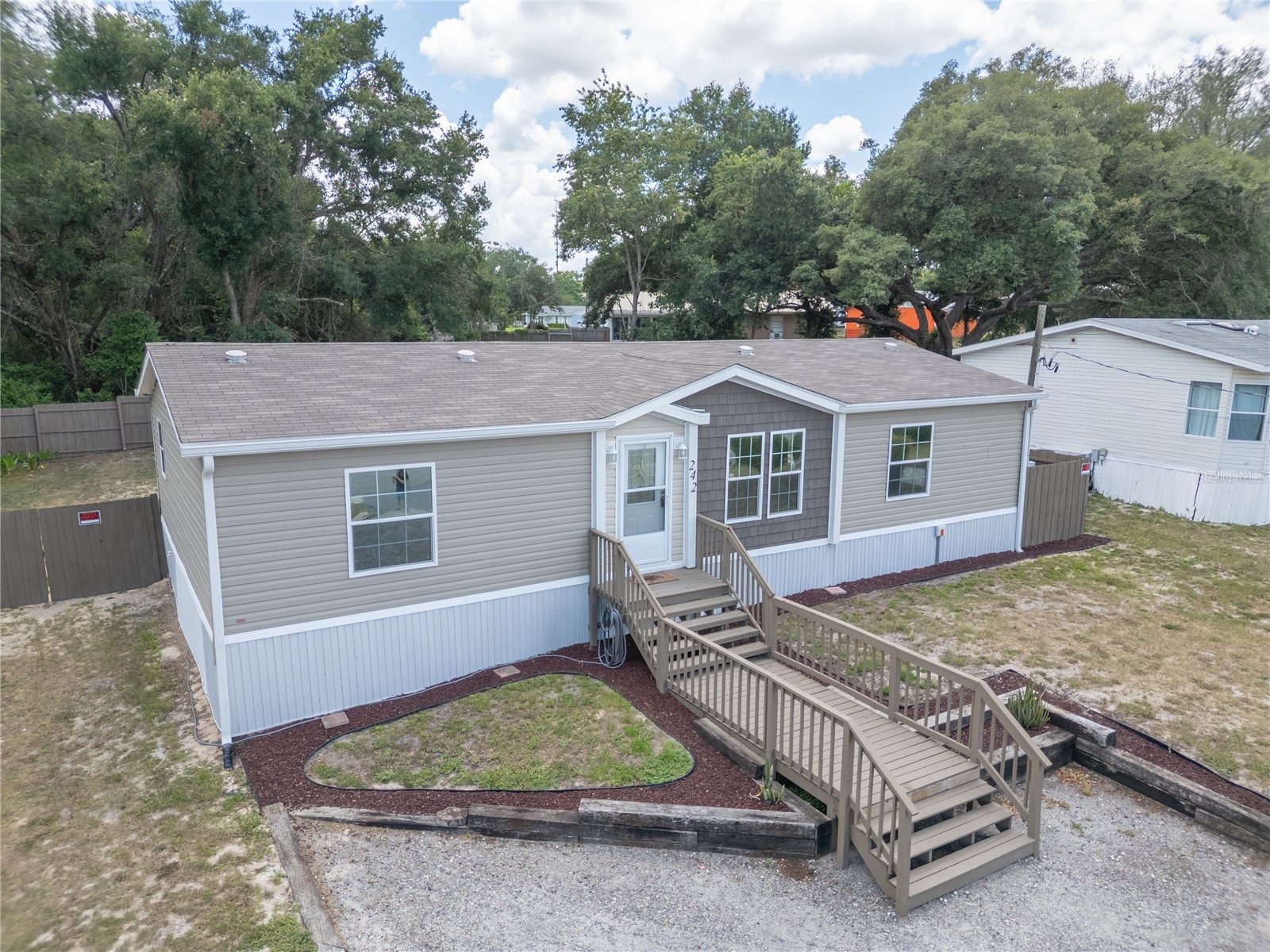 242 Skyline Drive Lady Lake FL 32159 R4911480 image1
