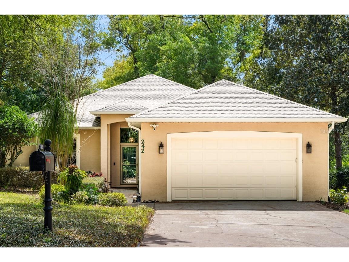 242 Westchester Drive Deland FL 32724 V4939783 image1