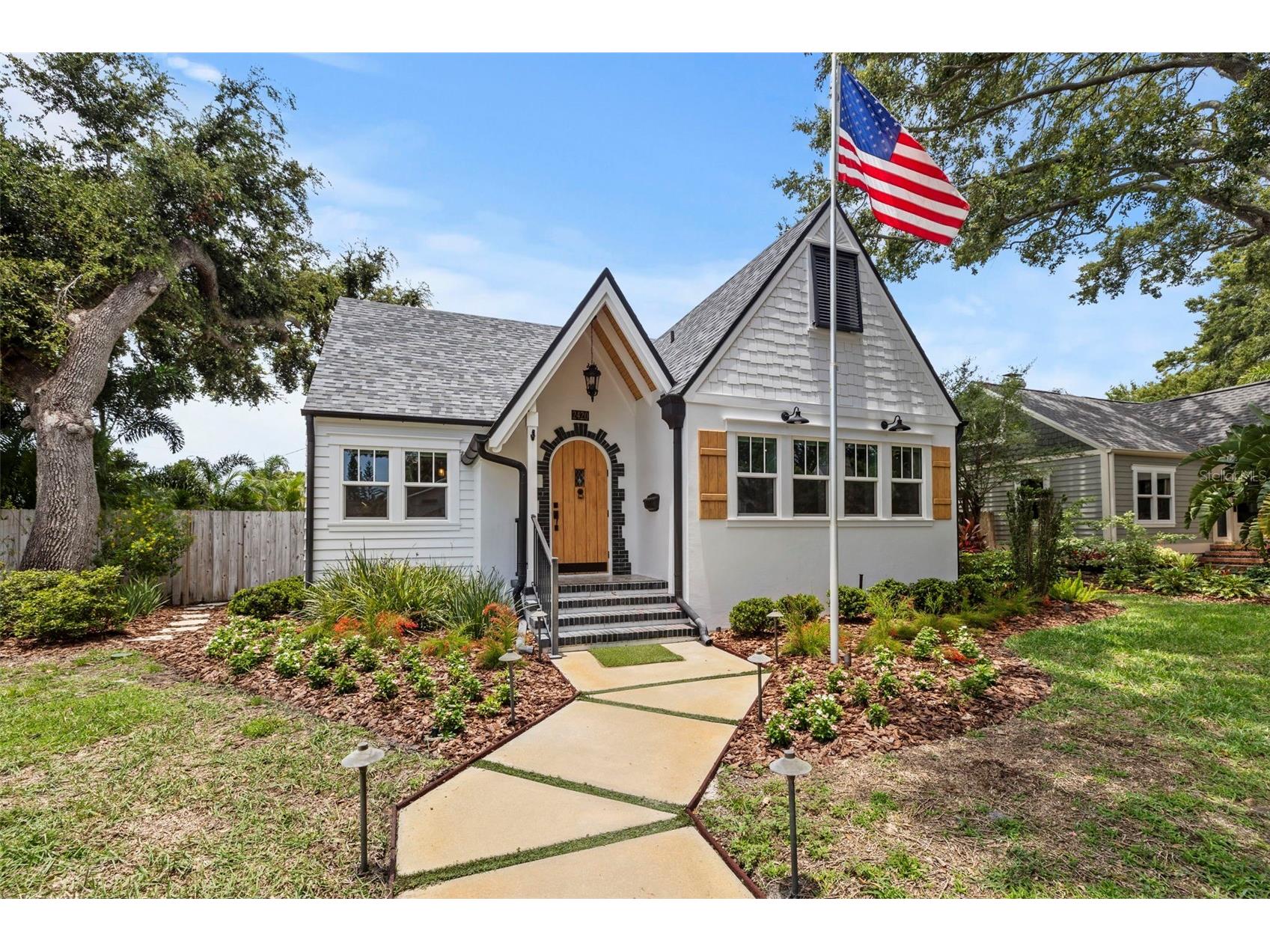 2420 14th Street N Saint Petersburg FL 33704 TB8470901 image1