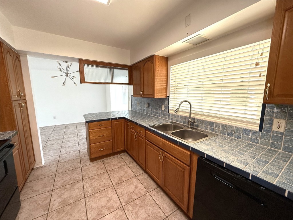 2420 68th Avenue S Saint Petersburg FL 33712 TB8449908 image7