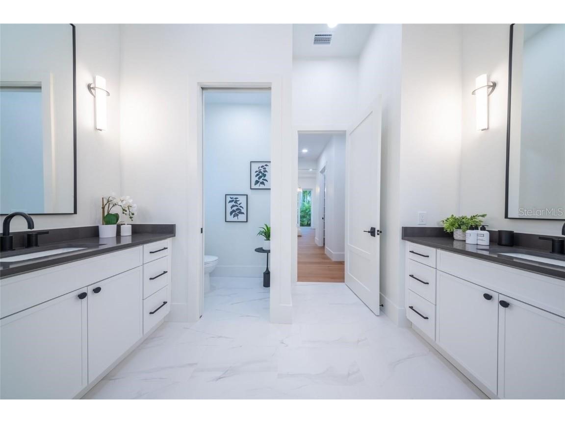 2420 Floyd Street Sarasota FL 34239 A4672642 image21