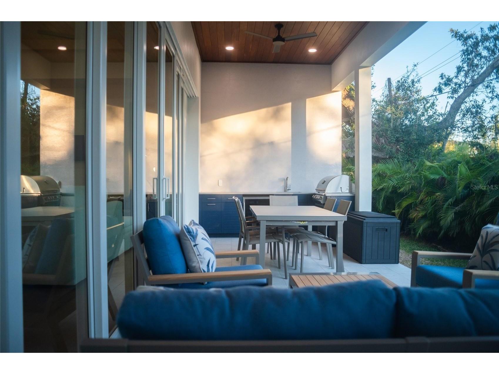 2420 Floyd Street Sarasota FL 34239 A4681867 image62