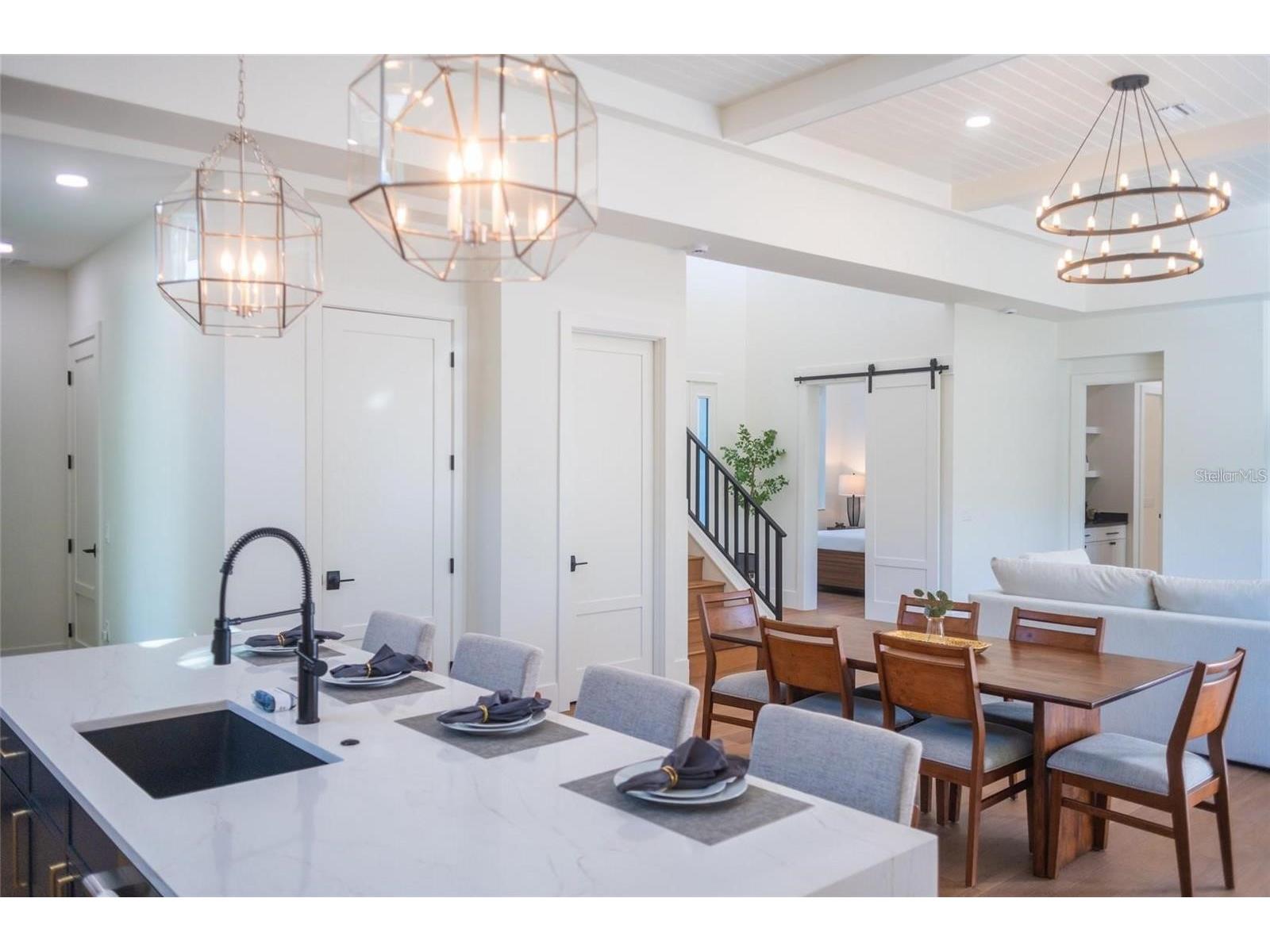 2420 Floyd Street Sarasota FL 34239 A4696046 image32