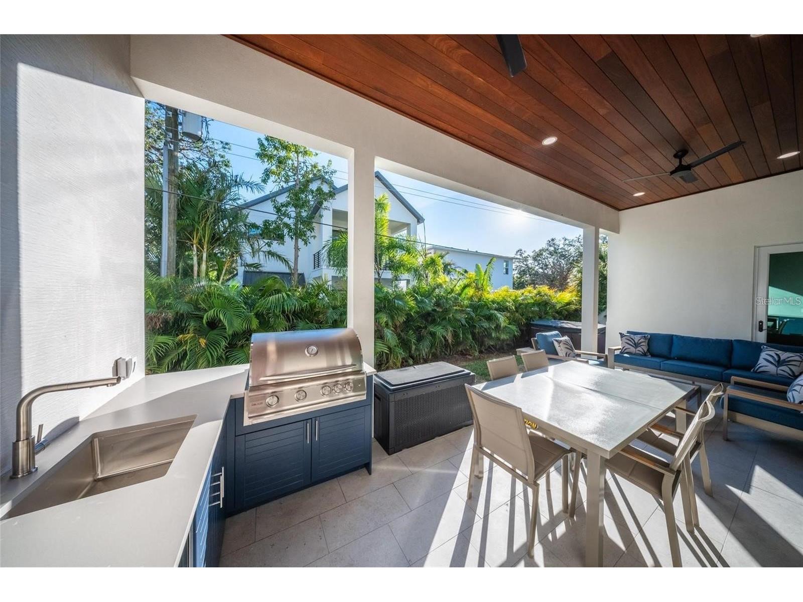 2420 Floyd Street Sarasota FL 34239 A4696046 image36