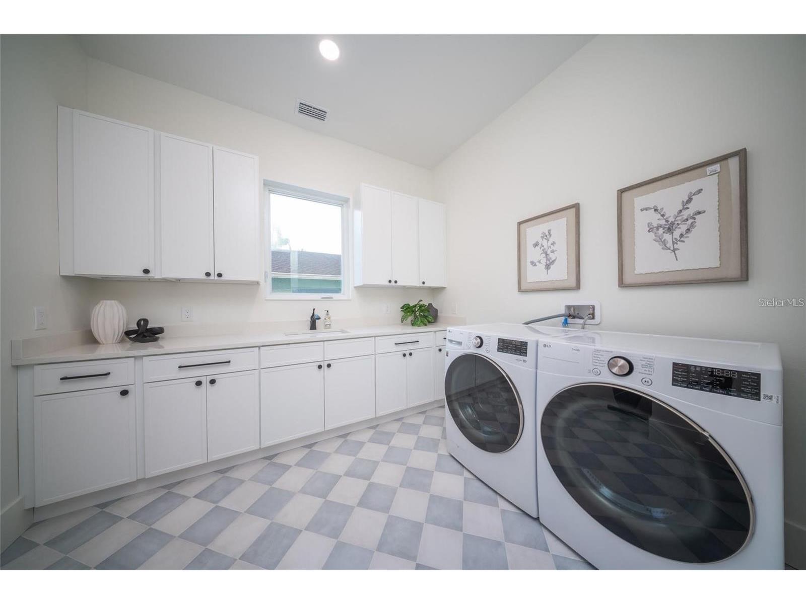 2420 Floyd Street Sarasota FL 34239 A4696046 image73