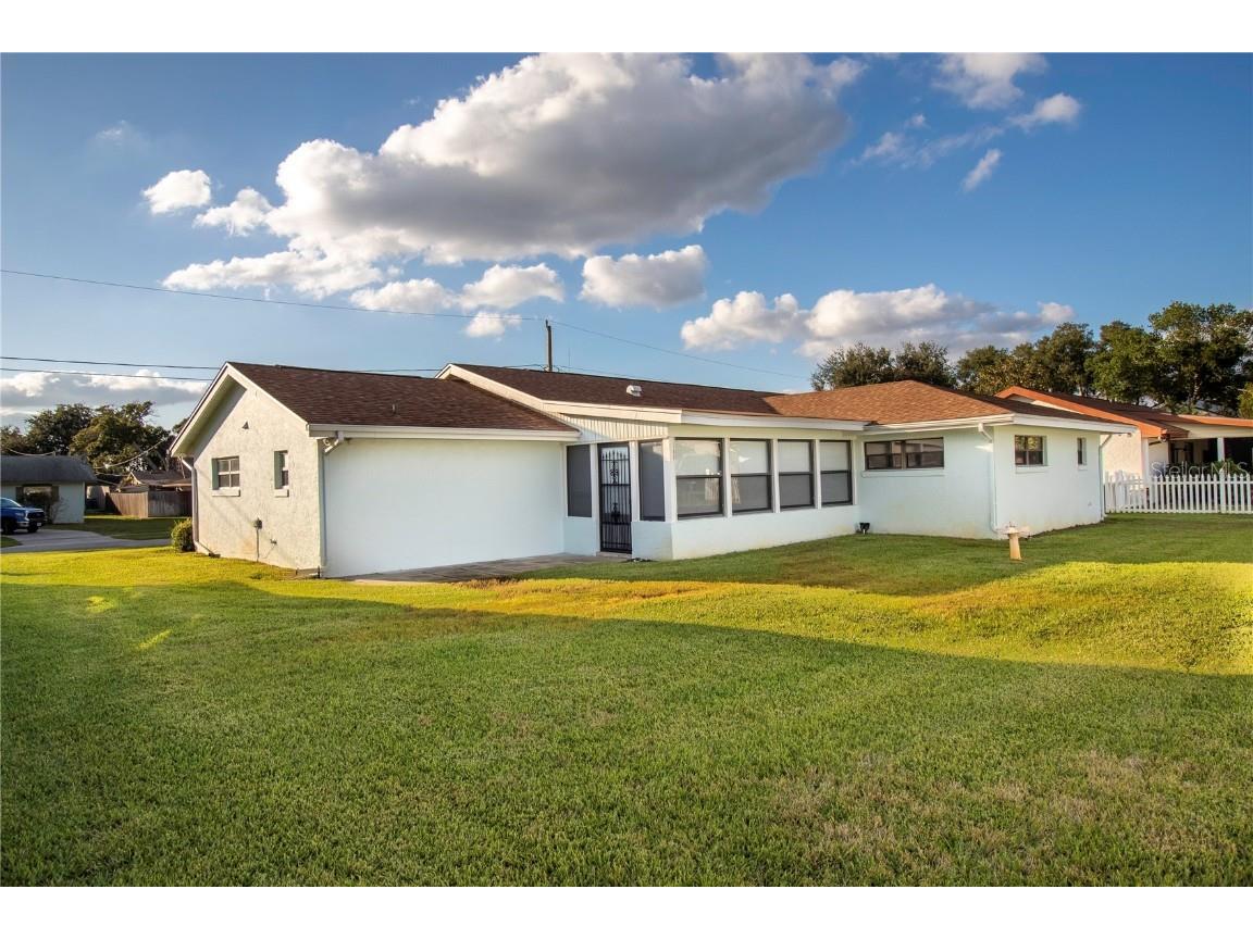 2420 Pine Tree Circle Drive Orange City FL 32763 V4945834 image4