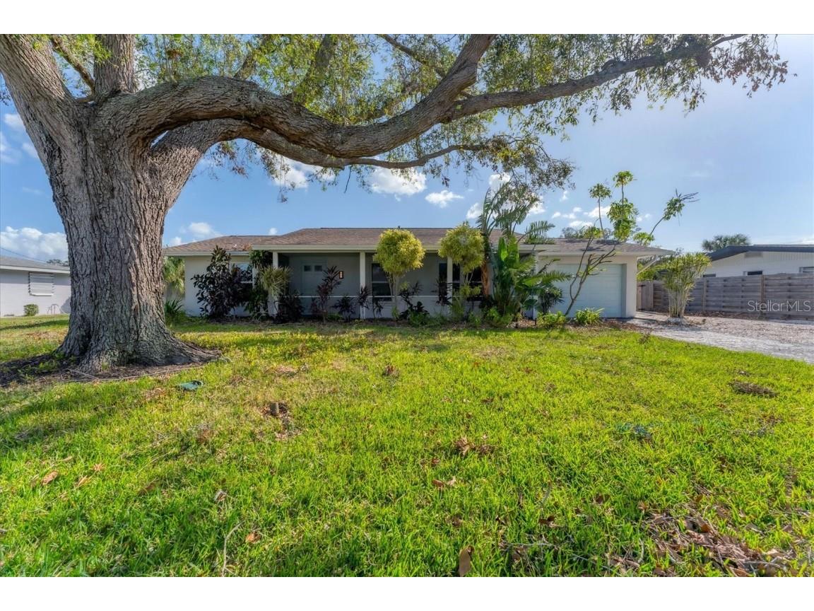 2420 Sunnyside Street Sarasota FL 34239 A4627612 image1