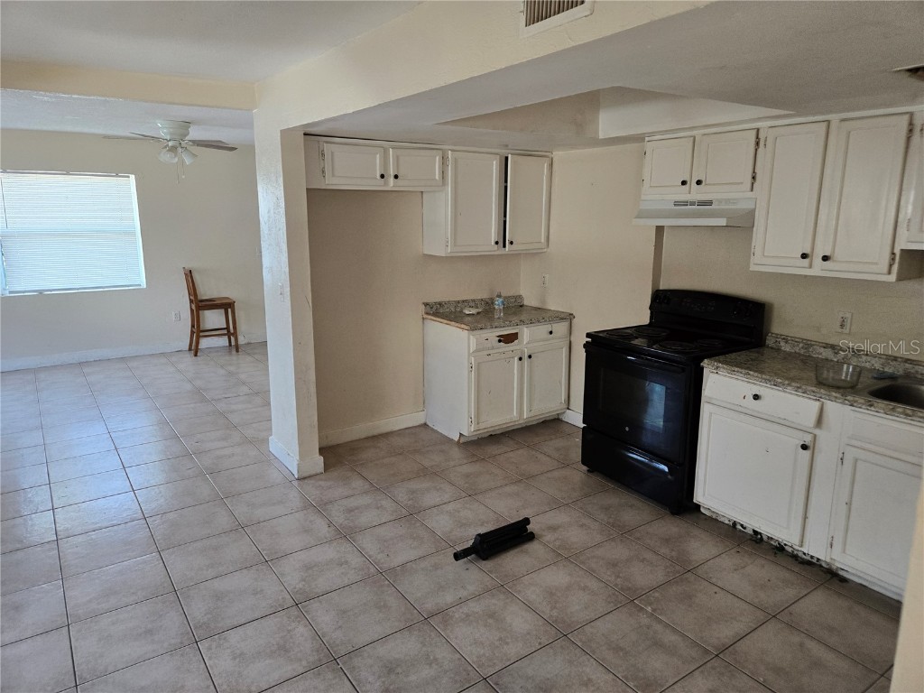 2421 11th Street S Saint Petersburg FL 33705 TB8458180 image4