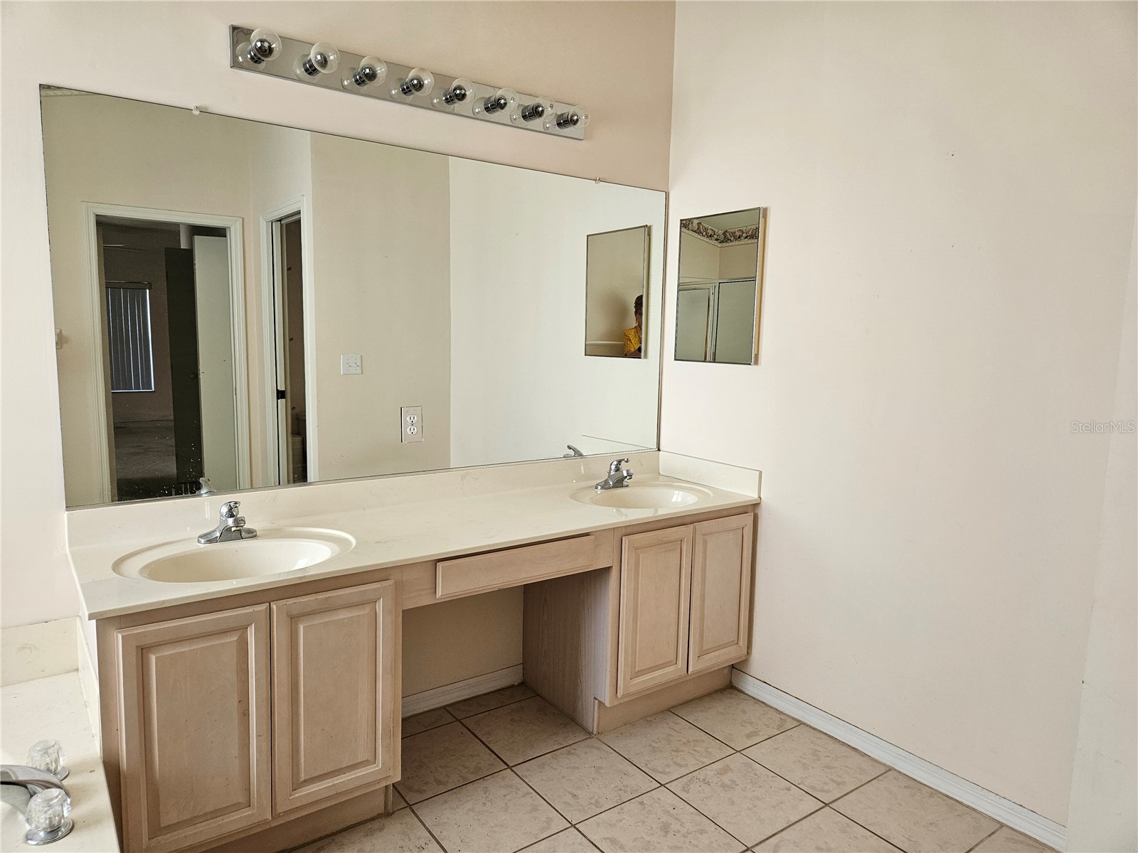 2421 E Del Webb Boulevard Sun City Center FL 33573 TB8485275 image22