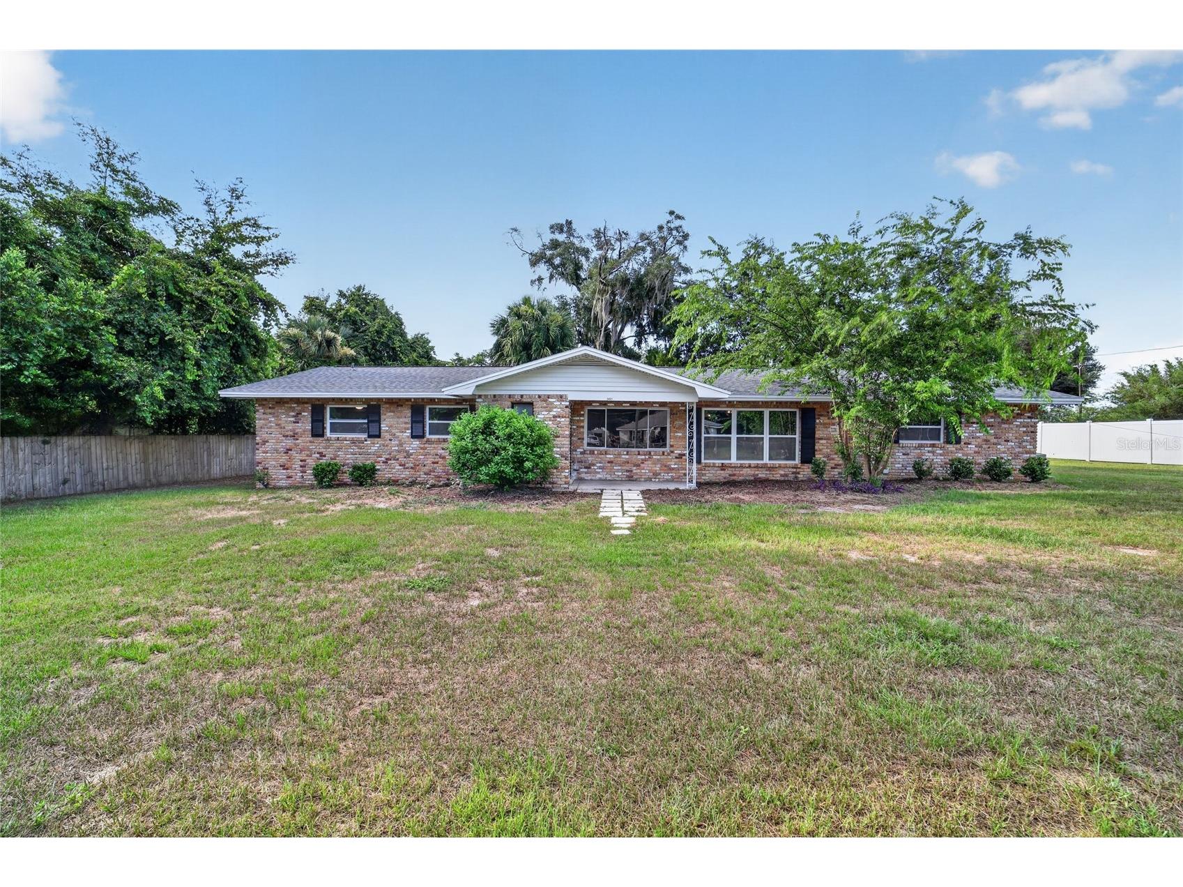 2421 NE 57th Place Ocala FL 34479 OM727930 image1