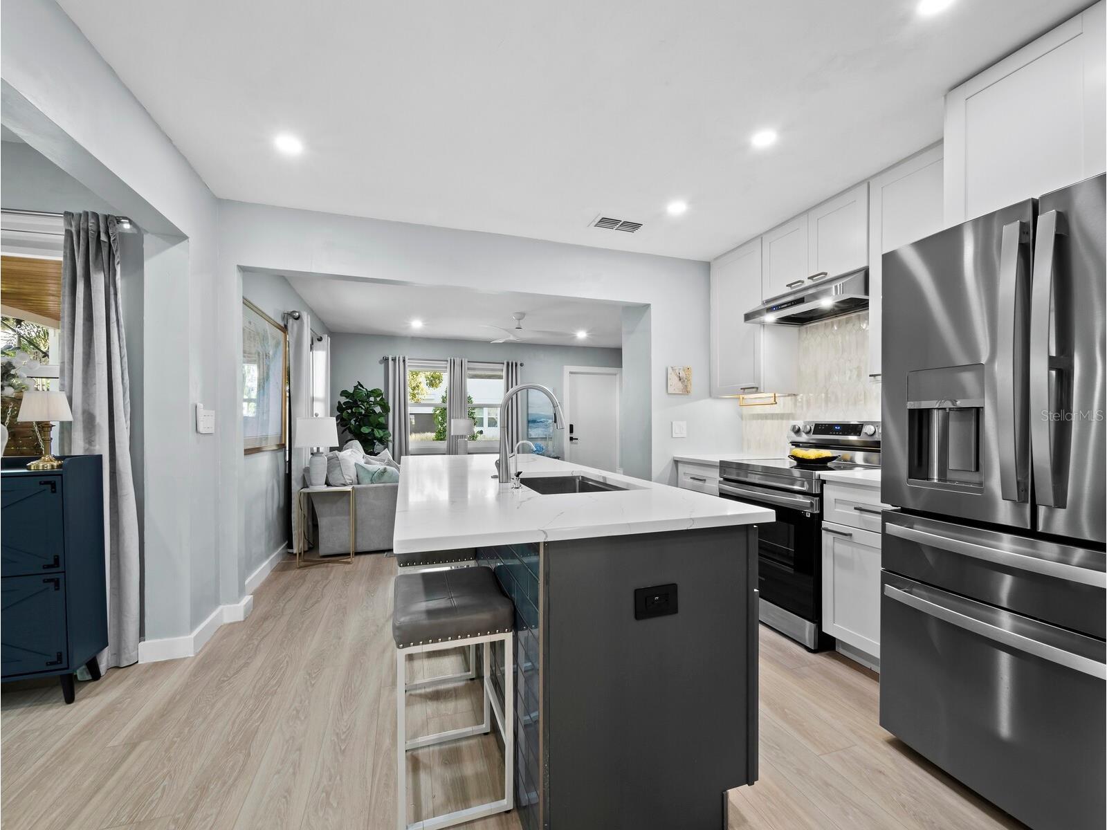 2421 Prospect Street Sarasota FL 34239 A4677367 image10