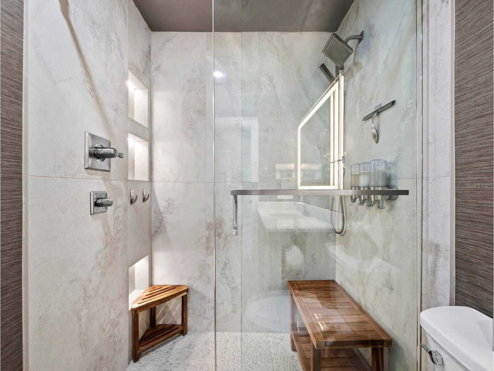 2421 Prospect Street Sarasota FL 34239 A4677367 image14