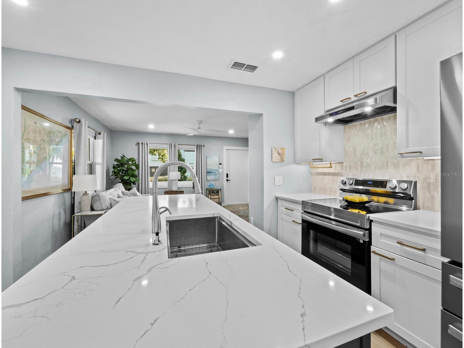 2421 Prospect Street Sarasota FL 34239 A4677367 image6