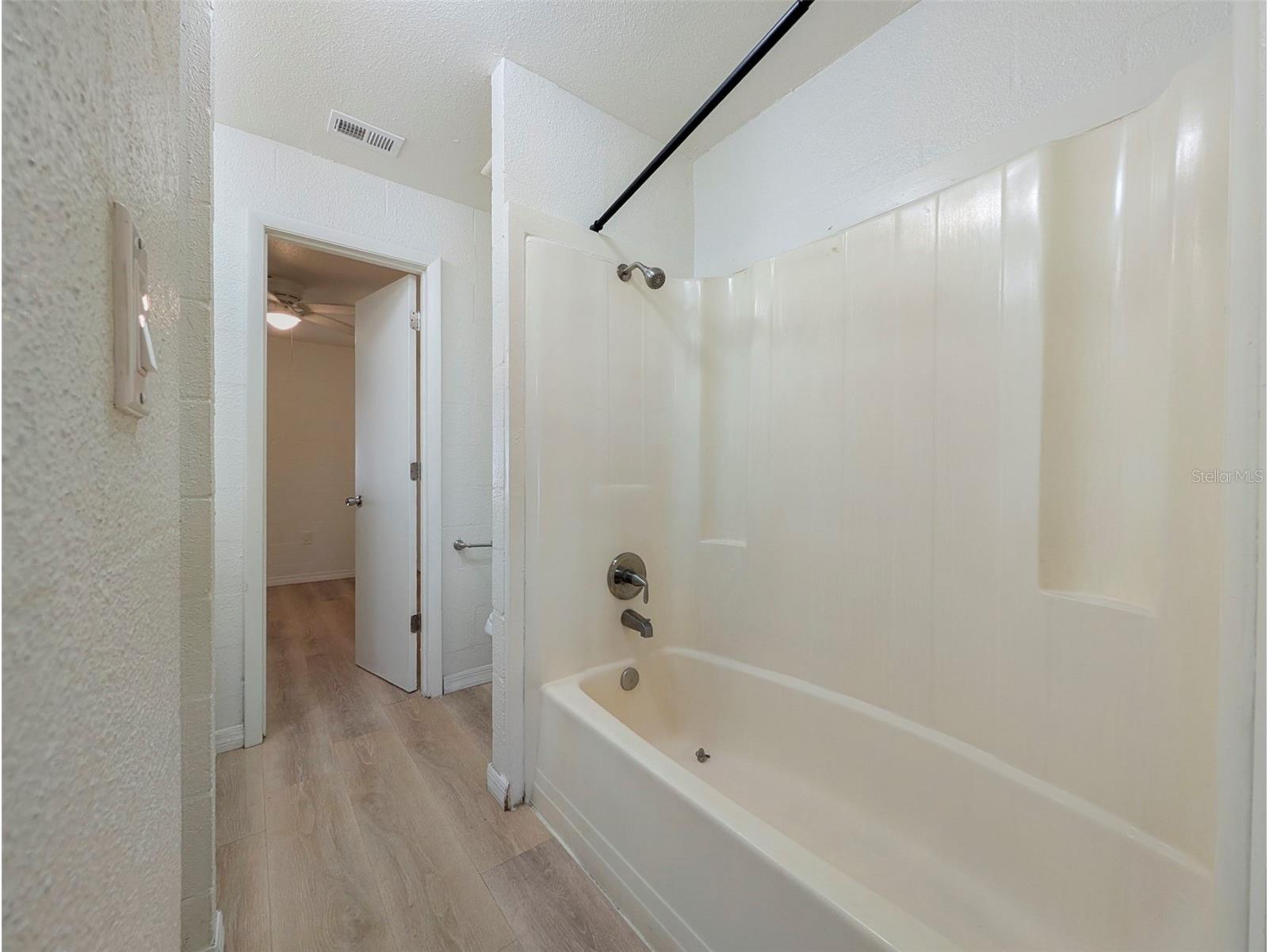 2422 11th Street W Bradenton FL 34205 A4687462 image14