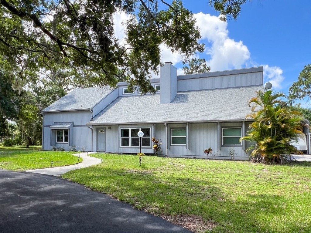 2422 53rd Street, Sarasota, FL, 34234 | MLS: A4607975 | Edina Realty