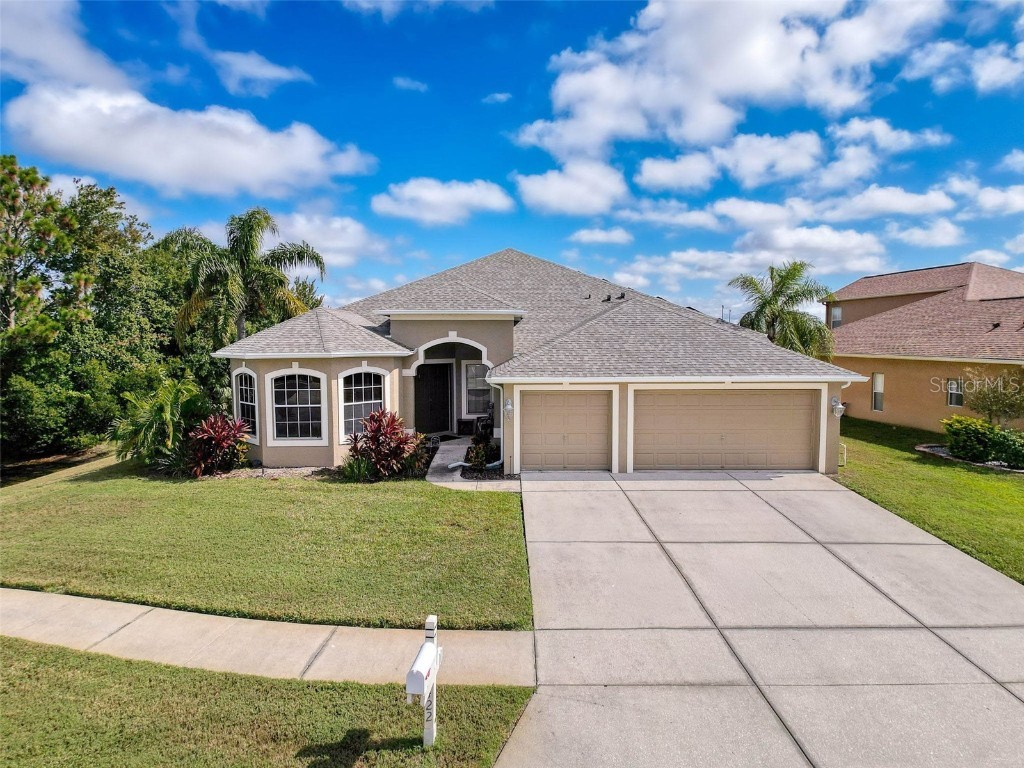 2422 Wood Pointe Drive Holiday FL 34691 W7880280 image1