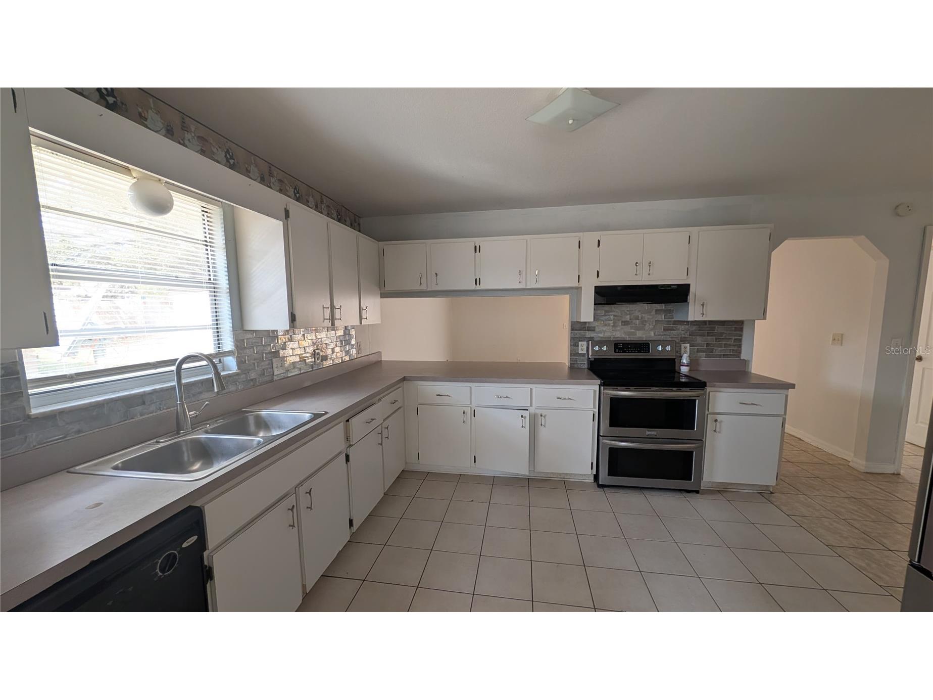 2423 S South Avenue Leesburg FL 34748 O6386792 image2