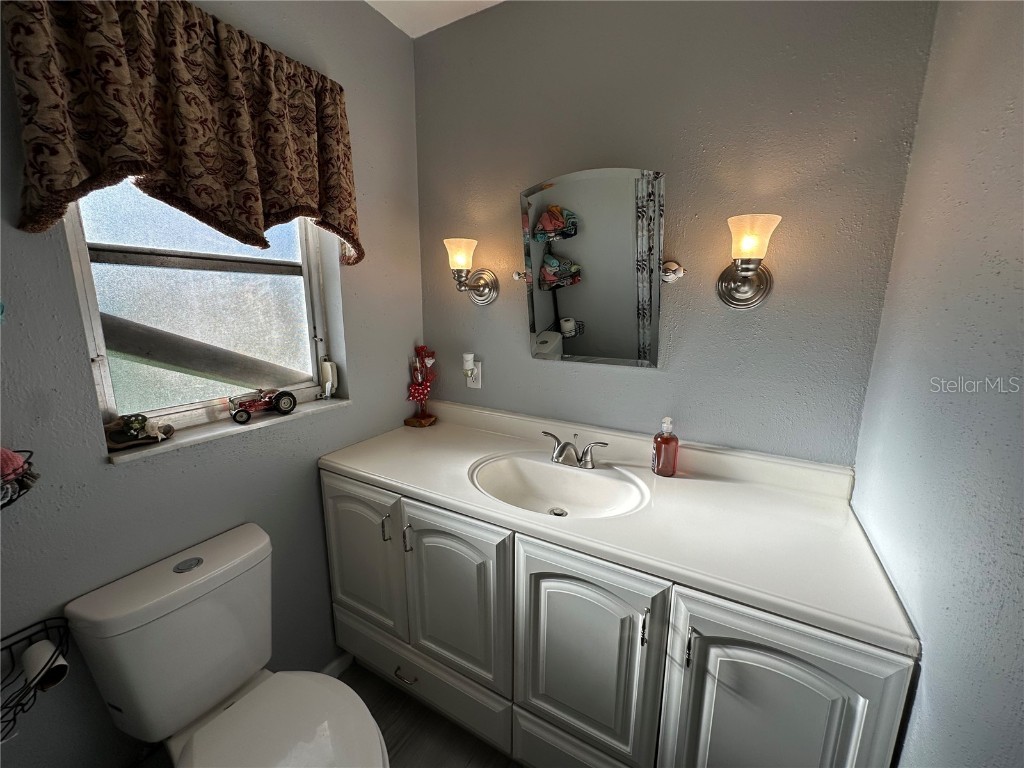 2424 51st Street Sarasota FL 34234 A4666163 image18