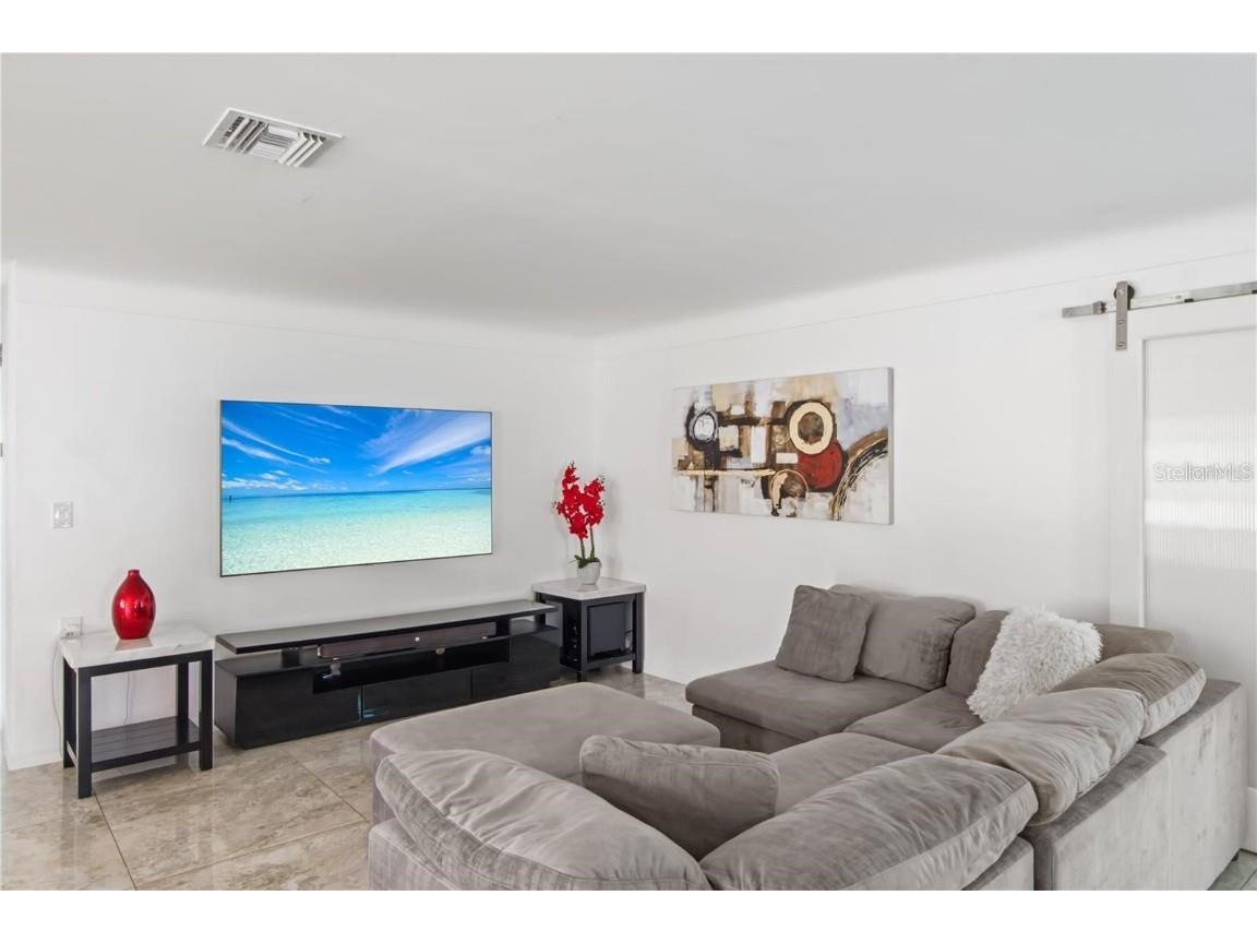 2424 61st Lane N Saint Petersburg FL 33710 TB8436109 image4