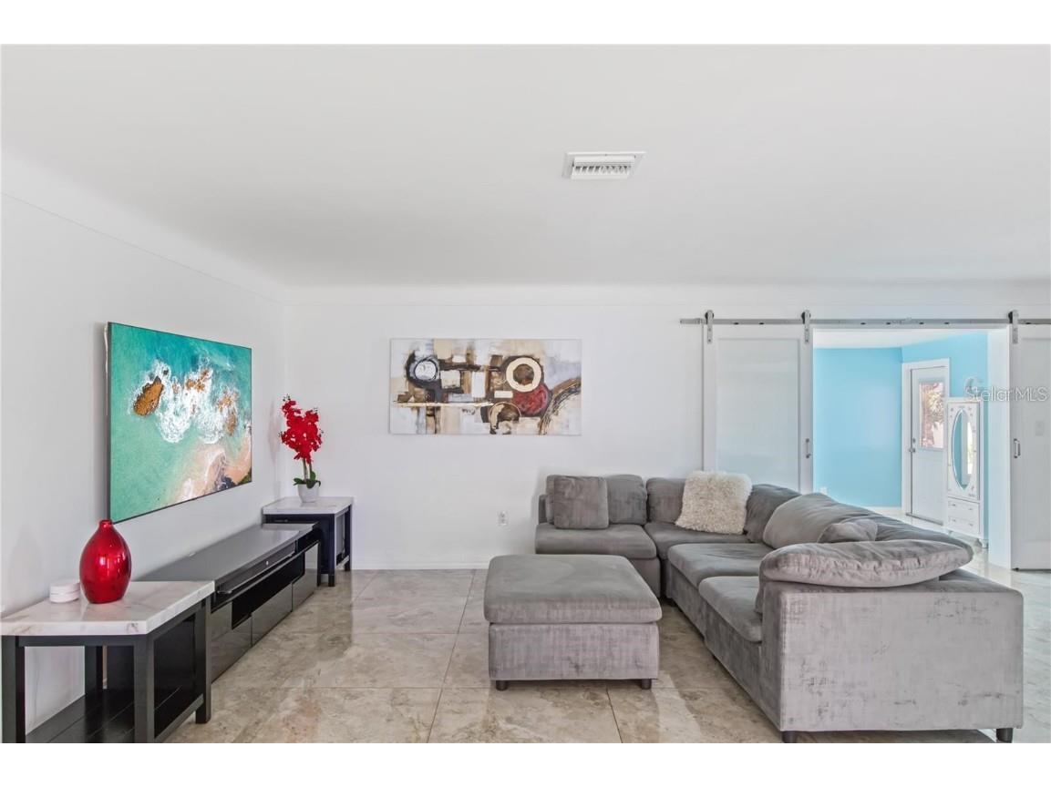 2424 61st Lane N Saint Petersburg FL 33710 TB8436109 image5