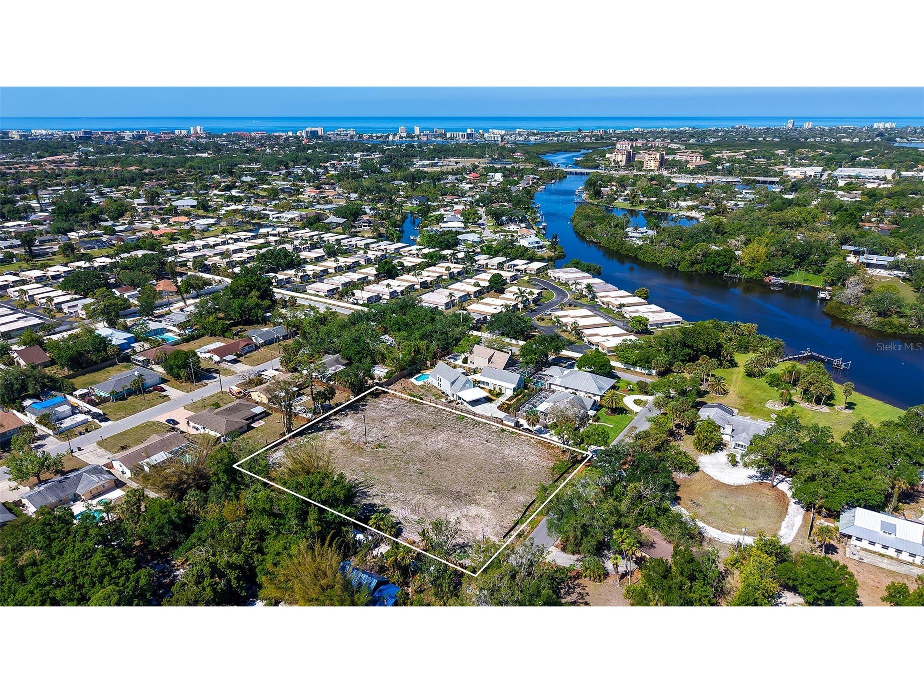 2424 Ashton Road Sarasota FL 34231 A4692212 image1