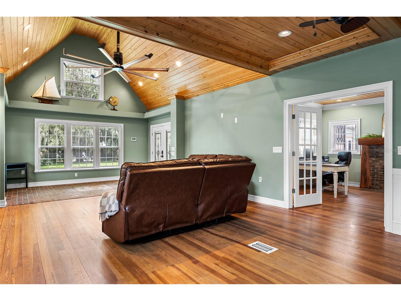 2424 E New York Avenue Deland FL 32724 - LAKE WINNEMISSETT O6423149 image10