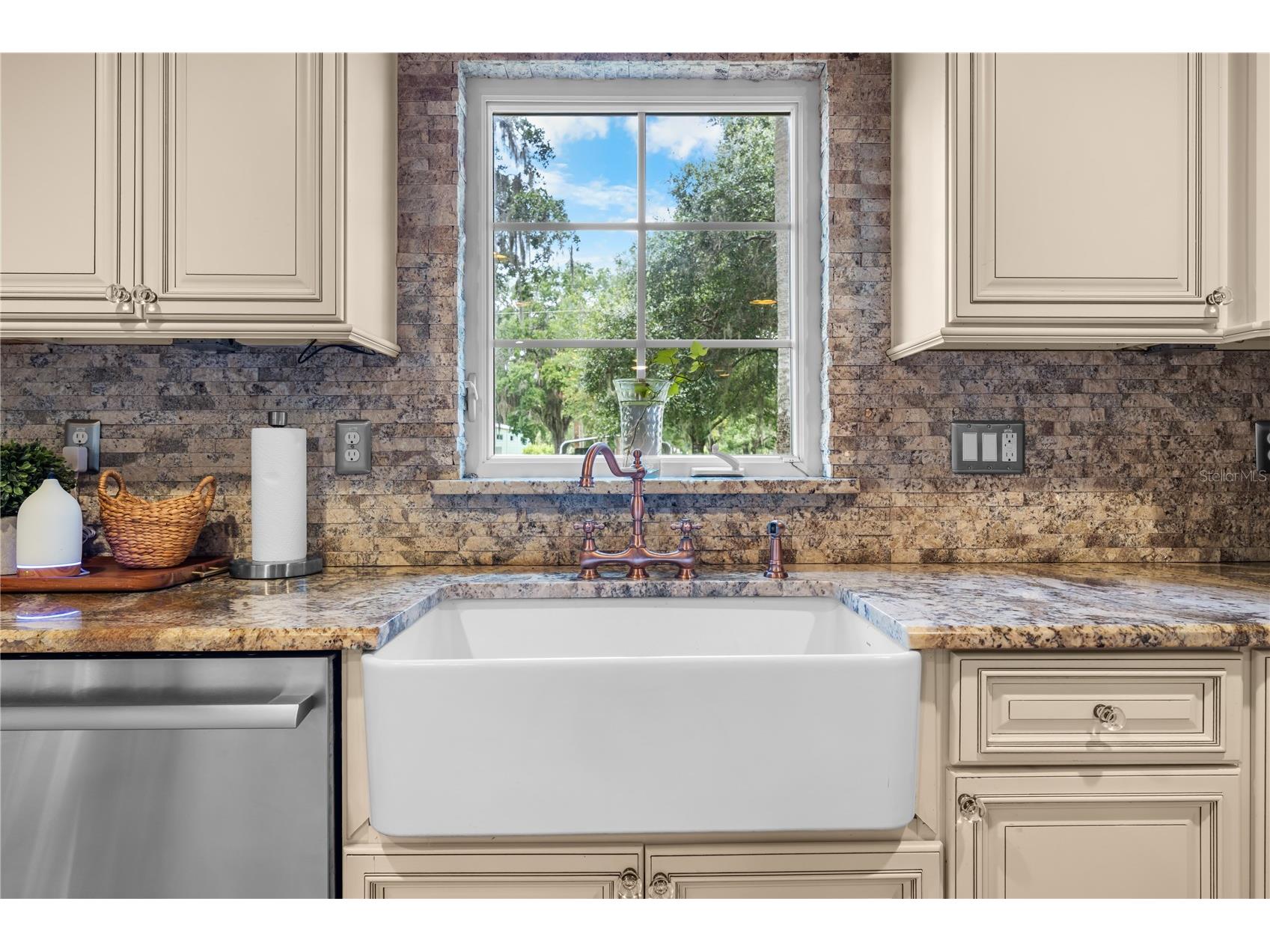2424 E New York Avenue Deland FL 32724 - LAKE WINNEMISSETT O6423149 image16